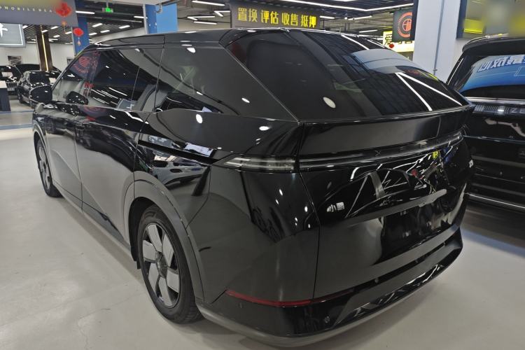Used XPeng X9 2024 702 Ultra-Long Range Pro