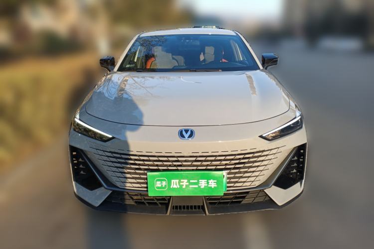 Used Changan UNI-V iDD 2023 ZhiDian iDD 1.5T 113km Smart & Fun Version
