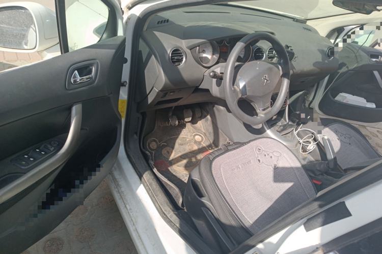 Used Peugeot 408 2013 2.0L Manual Comfort Edition
