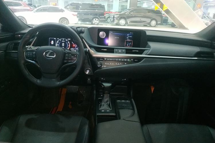 Used Lexus ES 2018 200 Excellence Edition China V Standard
