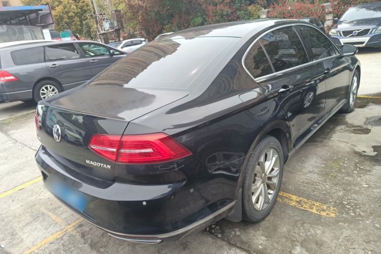 Used Volkswagen Magotan 2018 Facelift 330TSI DSG Luxury Model Rear Right 45 Deg