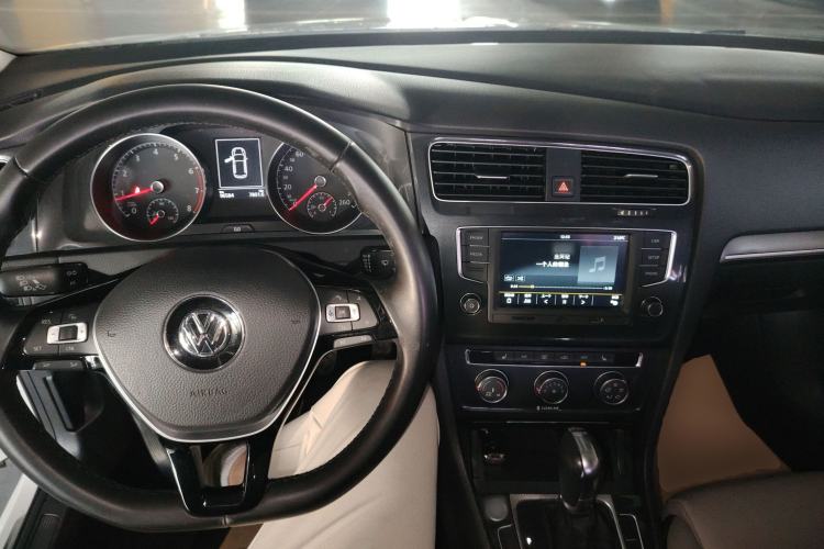 Used Volkswagen Golf 2017 230TSI Automatic Luxury Million-Vehicle Commemorative Edition