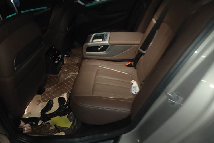 Used BMW 5 Series 2021 530Li Luxury Edition M Sport Package Left Rear Seat