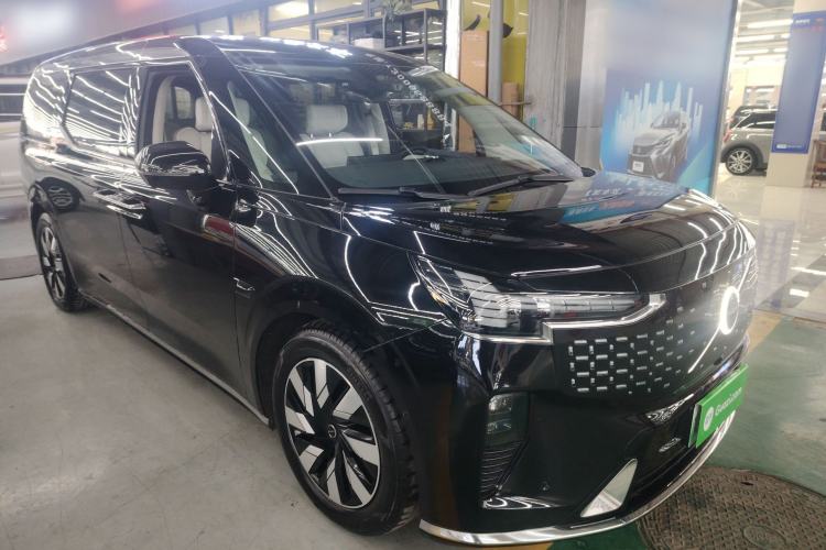 Used Volvo EM90 2025 Ultra Six-Seater