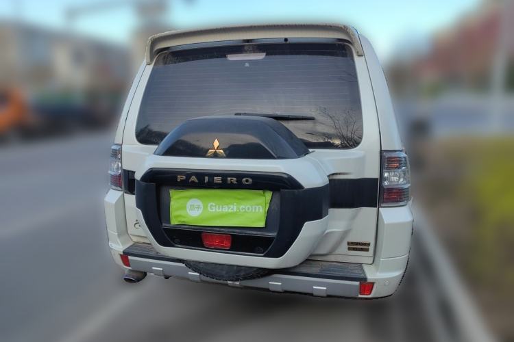 Used Mitsubishi Pajero 
