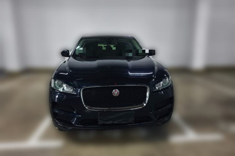 Used Jaguar F-PACE 2016 2.0T Two-Wheel Drive Urban Luxury Edition
