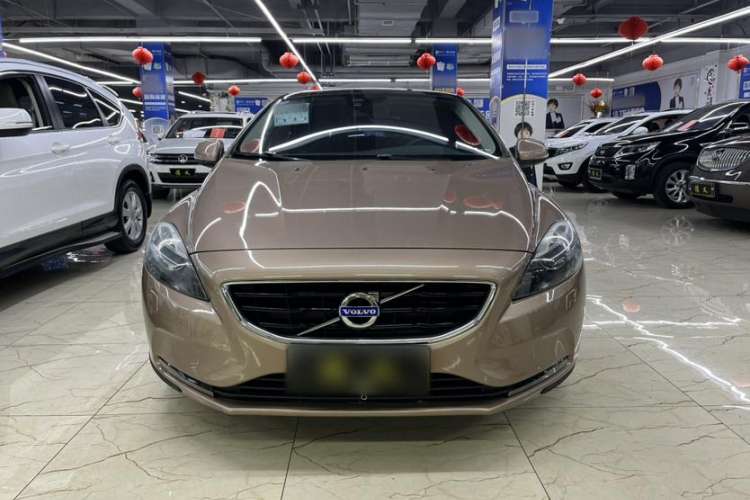 Used Volvo V40 2016 T3 Zhiyi Edition
