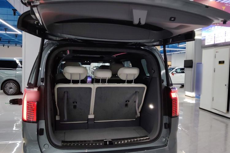 Used Zeekr 009 2024 7-Seater Walk-Through Version Four-Wheel Drive 108 kWh
