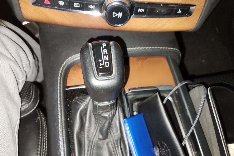 Used Volvo XC90 2018 T6 Prestige 7-Seater Gear Lever