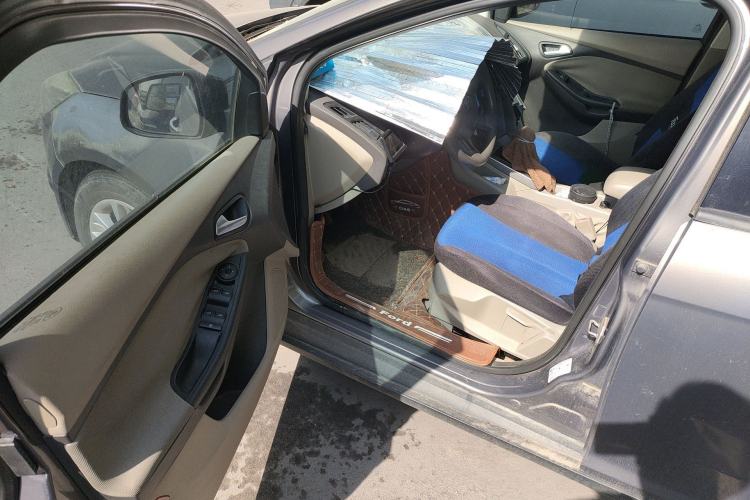 Used Ford Focus 2012 Sedan 1.6L Manual Comfort Model Driver Seat