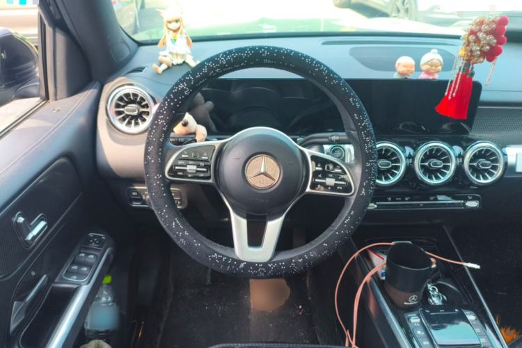 Used Mercedes-Benz GLB 2021 GLB 180 Dynamic Edition Steering Wheel