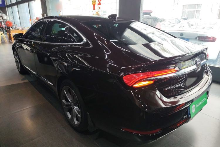 Used Buick LaCrosse 2022 Avenir Avia First Edition Exterior 2