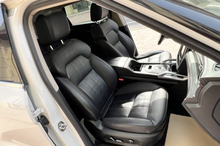 Used Zotye T700 2017 1.8T Dual-Clutch Prestige Model
