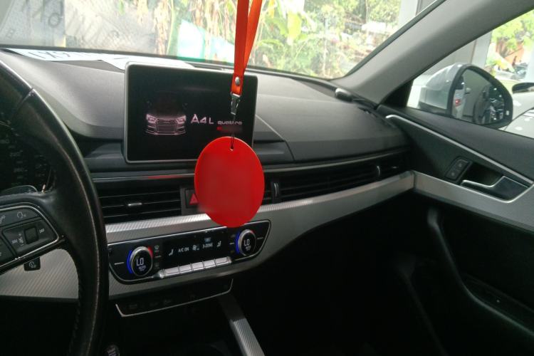 Used Audi A4L 2017 40 TFSI Fashion Model Center Console