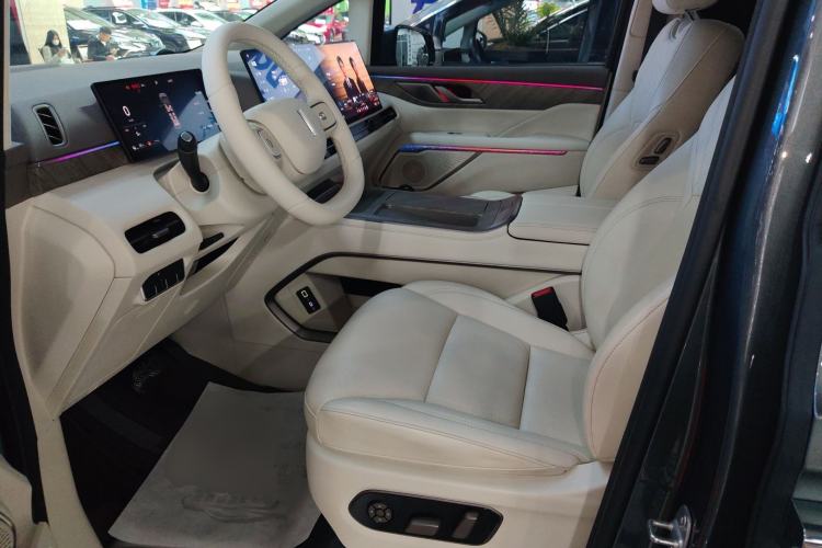 Used Wey Gaoshan 2025 Four-Wheel Drive Alpine 8 Left Front Seat