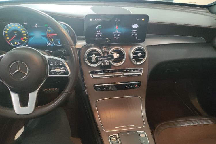 Used Mercedes-Benz GLC 2020 GLC 260 L 4MATIC Luxury Model Center Console