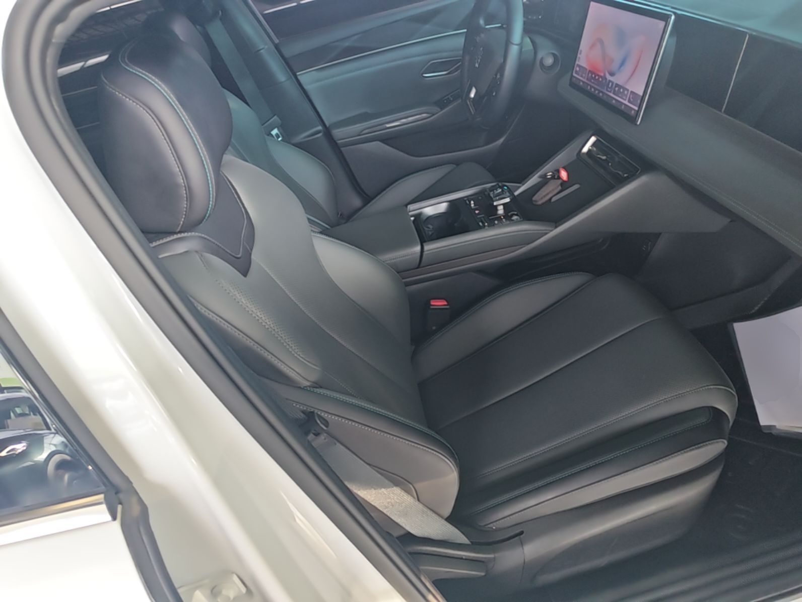BYD Qin L 2025 DM-i Smart Drive 80KM Leading Model — снимка 19
