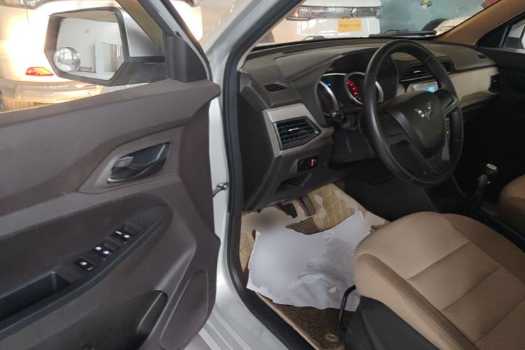 Used Wuling Hongguang 2018 1.5L S Standard Version L2B
