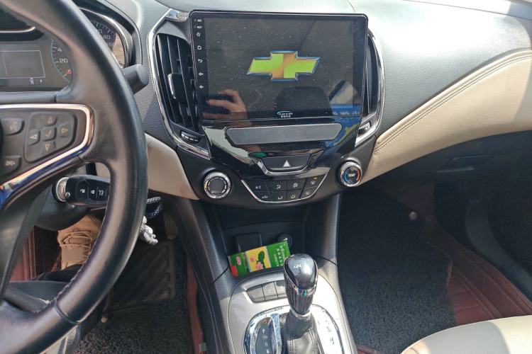 Used Chevrolet Cruze 2015 1.4T DCG Luxury Edition Audio And AC Panel