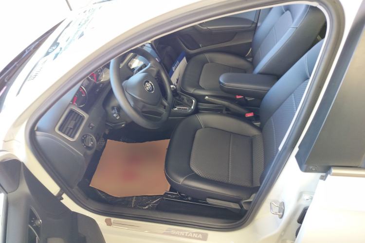 Used Volkswagen Santana 2015 Haval H6 1.6L Automatic Comfort Model
