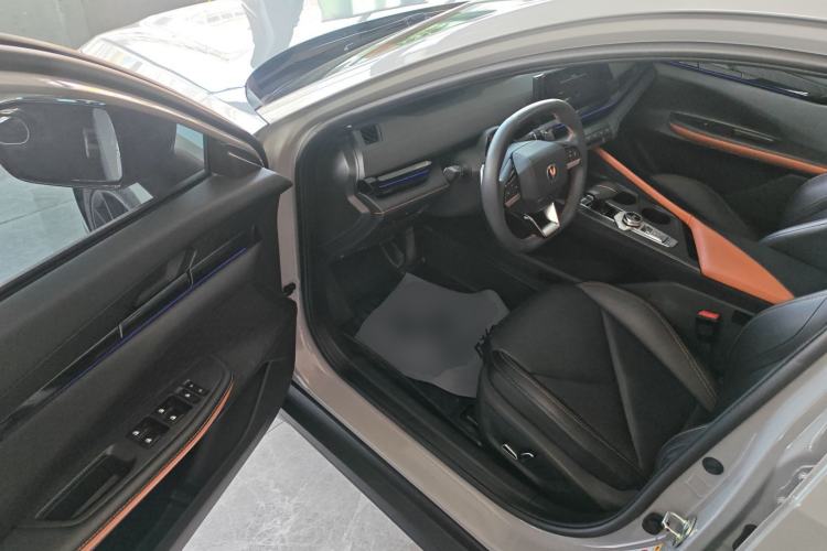 Used CHANGAN UNI-V 2022 1.5T Prestige Version
