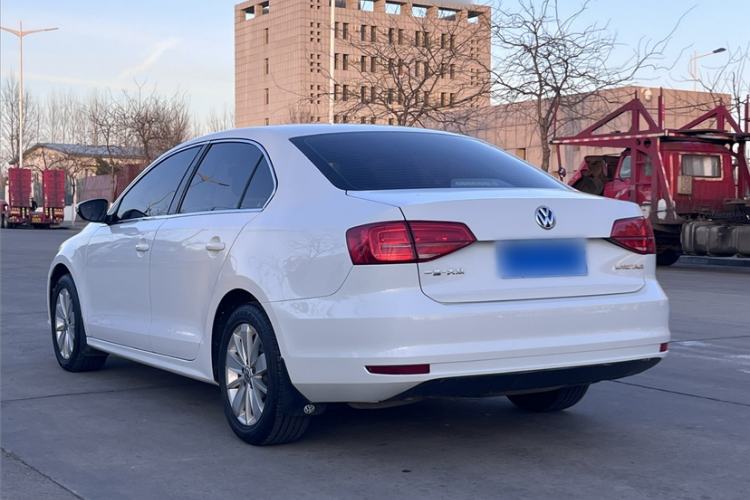 Used Volkswagen Sagitar 2015 1.6L Automatic Fashion Model
