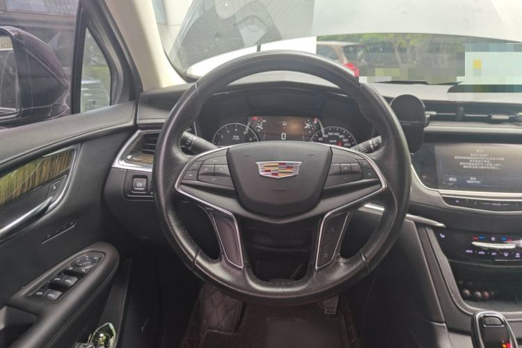 Used Cadillac XT5 2018 28T Four-Wheel Drive Luxury Model Steering Wheel