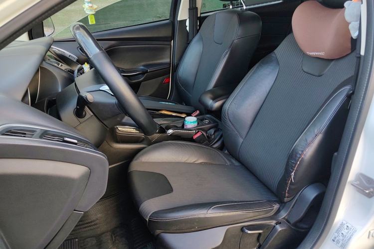 Used Ford Focus 2012 Hatchback 1.6L Automatic Fashion Edition