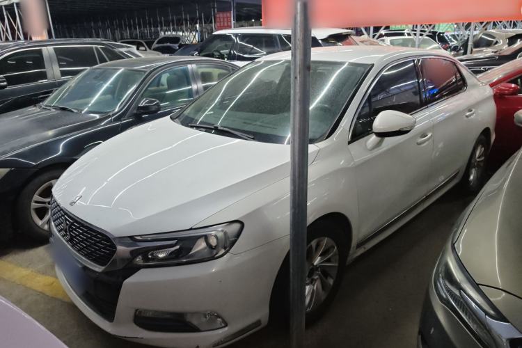 Used DS 5LS 2014 1.8L automatic Comfort version VTi140
