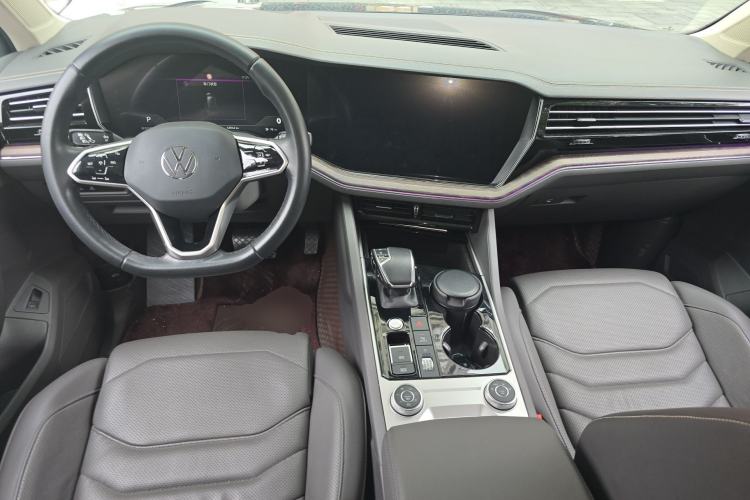 Used Volkswagen Touareg 2022 3.0 TSI Luxury Edition Black Diamond Sport Package
