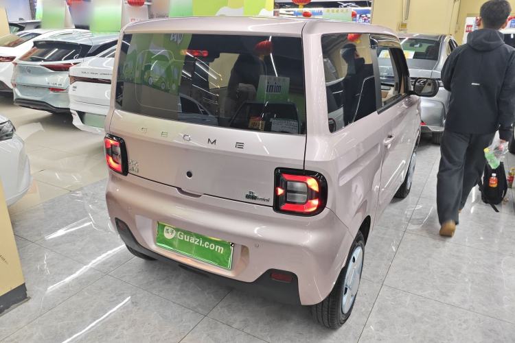 Used Geely Galaxy Panda 2023 Panda Mini 200km Endurance Bear
