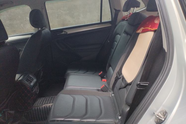 Used Volkswagen Tiguan L 2020 330TSI Automatic Two-Wheel Drive Smart Luxury Edition China VI Standard Left Rear Seat