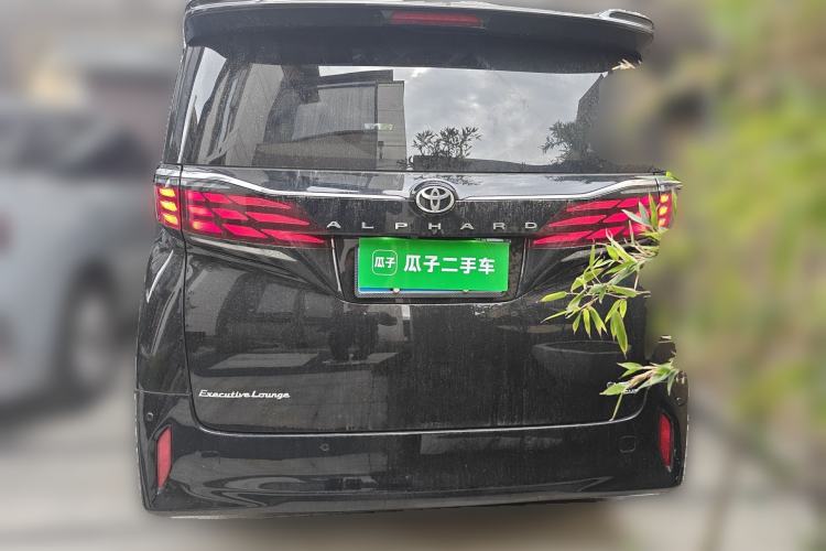 Used Toyota Alphard 2024 Dual-Engine 2.5L Deluxe Edition
