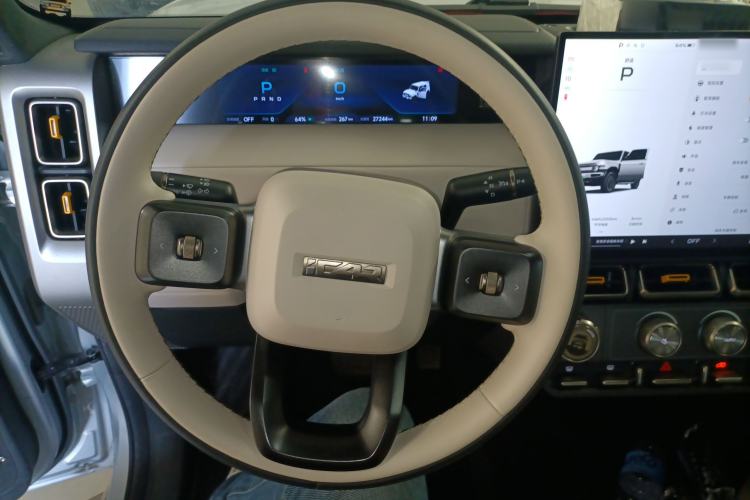 Used iCAR V23 2025 401 Two-Wheel Drive Intelligent Driving Version Steering Wheel