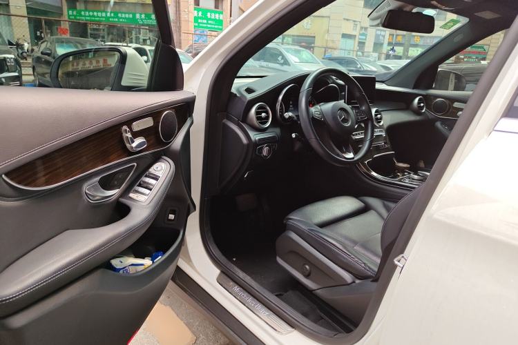 Used Mercedes-Benz GLC 2017 GLC 260 4MATIC Dynamic Edition Driver Seat