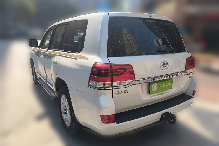 Used Toyota Land Cruiser 2015 4.0L V6 Middle East Low-Trim Version
