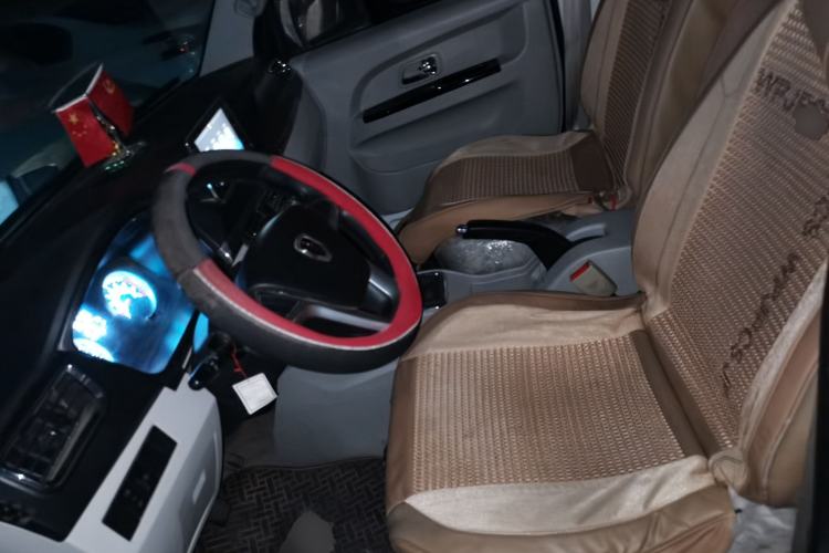 Used Jinbei New Hiace S 2023 1.5L Wealth Edition Passenger Van 5/6/7-Seater Non-Air-Conditioned Version SWC15M