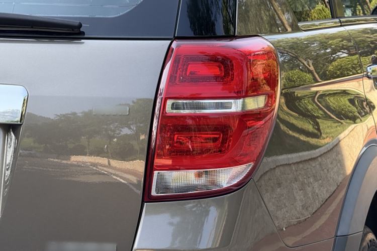 Used Chevrolet Captiva 2015 2.4L 4x4 Flagship Edition 7-Seater