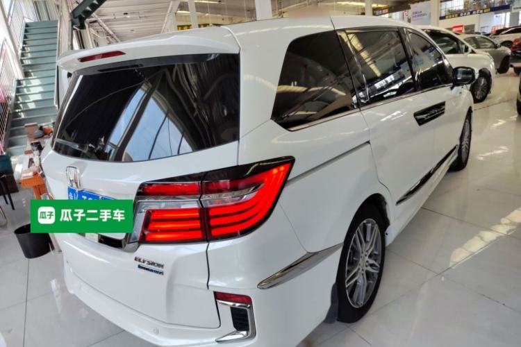 Used Honda Elysion 2019 2.0L Hybrid Luxury Edition Rear Right 45 Deg