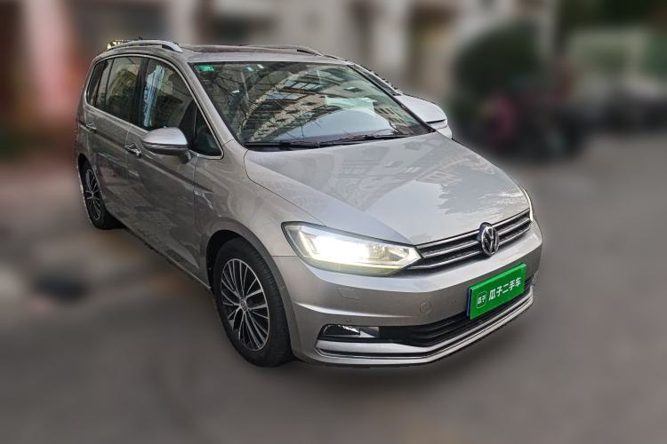 Used Volkswagen Touran 2018 Volkswagen Touran L 280TSI DSG Luxury Edition 7 Seats
