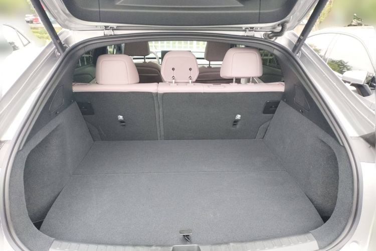 Used ONVO L60 2024 60 kWh Rear-Drive Version