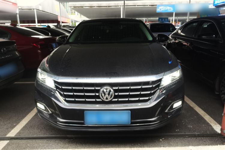 Used Volkswagen Passat 2019 330TSI Luxury Edition China VI Standard