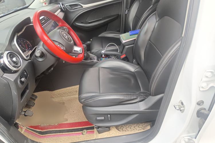 Used MG ZS 2020 Global Bestseller with 1.5L Engine Manual Transmission and a Massive 65-Inch Panoramic Sunroof Version
