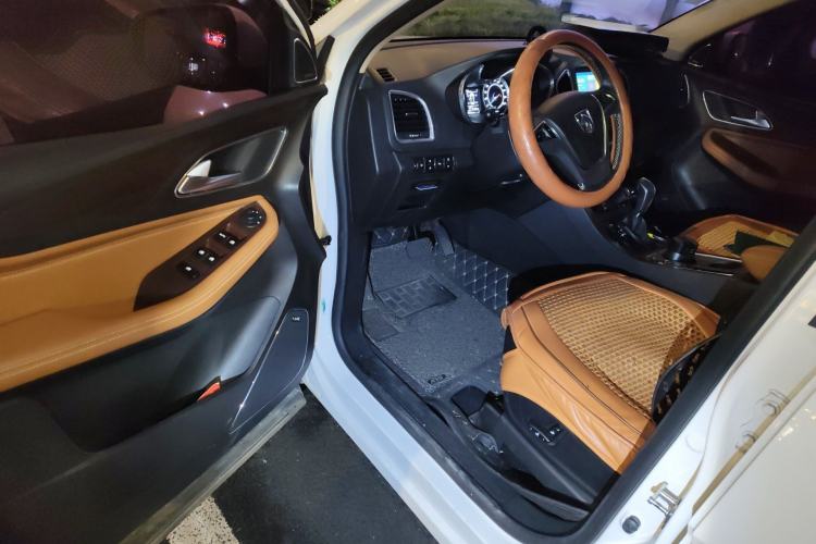 Used Baojun 560 2017 Rhythmic Edition 1.8L iAMT Prestige Model Driver Seat