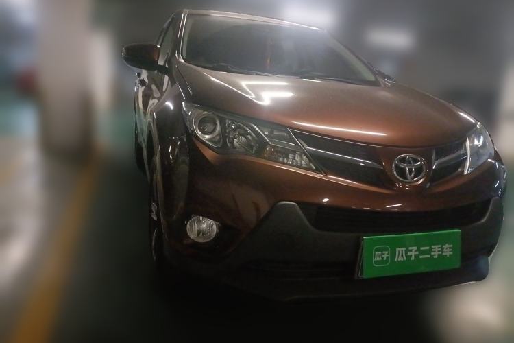 Used Toyota RAV4 2015 2.0L CVT Two-Wheel Drive Fashion Edition