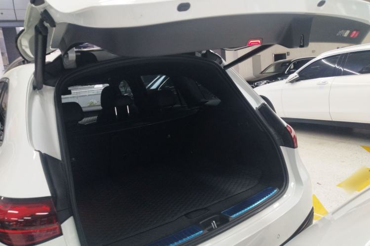 Used Mercedes-Benz GLC 2023 Facelift GLC 260 L 4MATIC Dynamic Version 5 Seats
