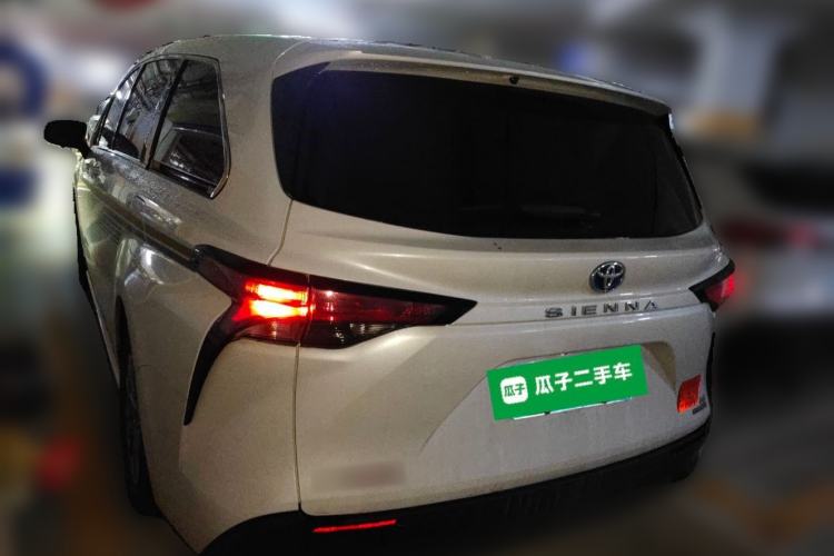 Used Toyota SIENNA 2021 2.5L Hybrid Premium Edition