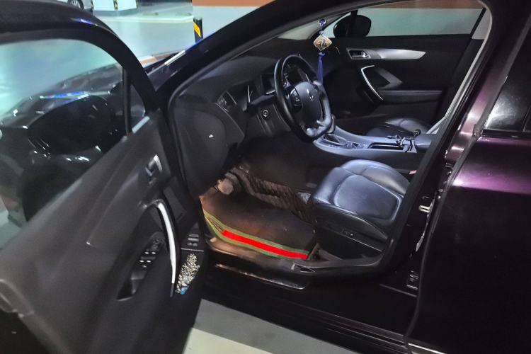 Used DS 5LS 2014 1.6T Luxury Edition THP160
