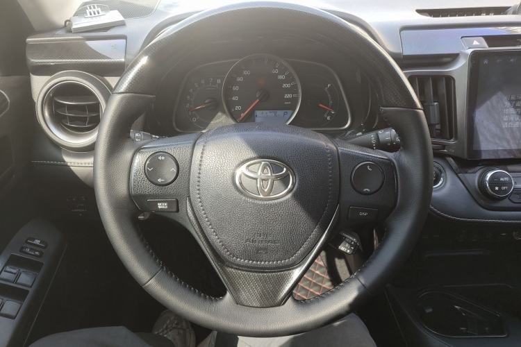 Used Toyota RAV4 2016 2.0L CVT Two-Wheel Drive Comfort Edition China V Standard
