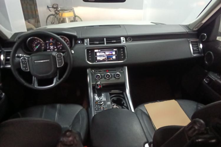 Used Land Rover Range Sport 2016 3.0 SC V6 SE Center Console